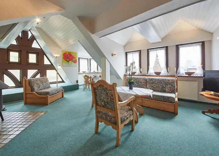 住宿加早餐酒店 Gaestehaus Zur Traube