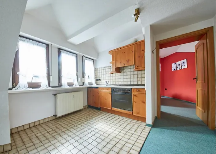 Gaestehaus Zur Traube 住宿加早餐酒店 瑞尔