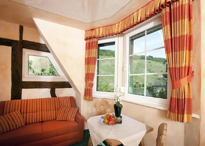 住宿加早餐酒店 Gaestehaus Zur Traube